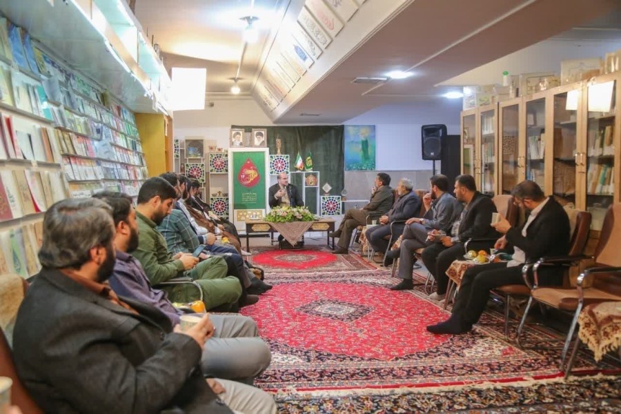 چهاردهمین نشست صمیمانه جمعی‌‌ از ستایشگران جوان اهل‌بیت(ع)