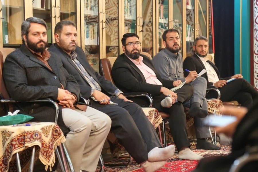 چهاردهمین نشست صمیمانه جمعی‌‌ از ستایشگران جوان اهل‌بیت(ع)