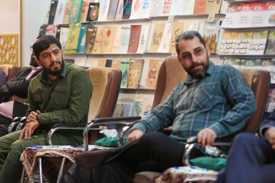 چهاردهمین نشست صمیمانه جمعی‌‌ از ستایشگران جوان اهل‌بیت(ع)