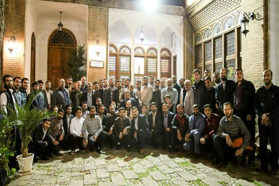 چهارمین نشست‌صمیمانه جمعی‌ازستایش‌گران‌جوان آستان‌اهل‌بیت(ع) استان قزوین 