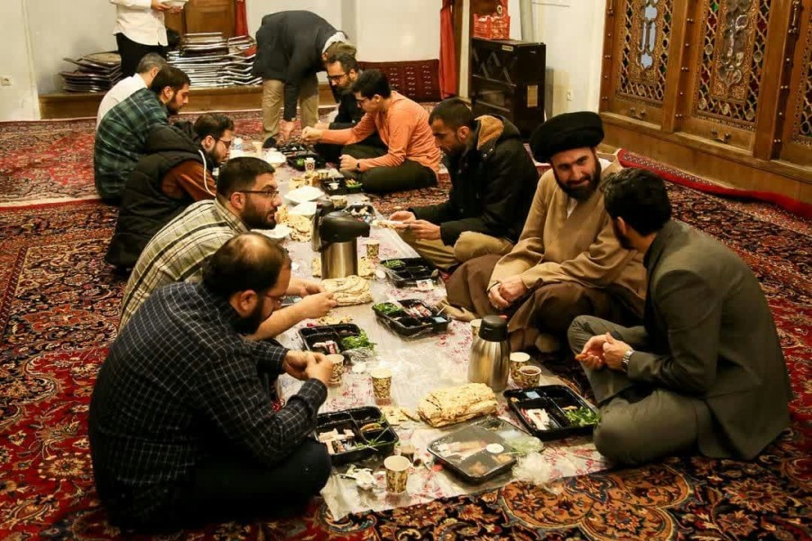 چهارمین نشست‌صمیمانه جمعی‌ازستایش‌گران‌جوان آستان‌اهل‌بیت(ع) استان قزوین 