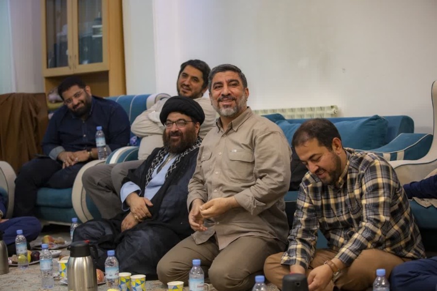 دوازدهمین نشست صمیمانه جمعی‌‌از ستایشگران جوان اهل‌بیت(ع) 