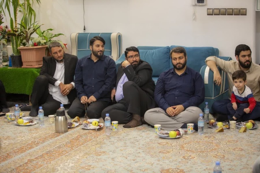 دوازدهمین نشست صمیمانه جمعی‌‌از ستایشگران جوان اهل‌بیت(ع) 