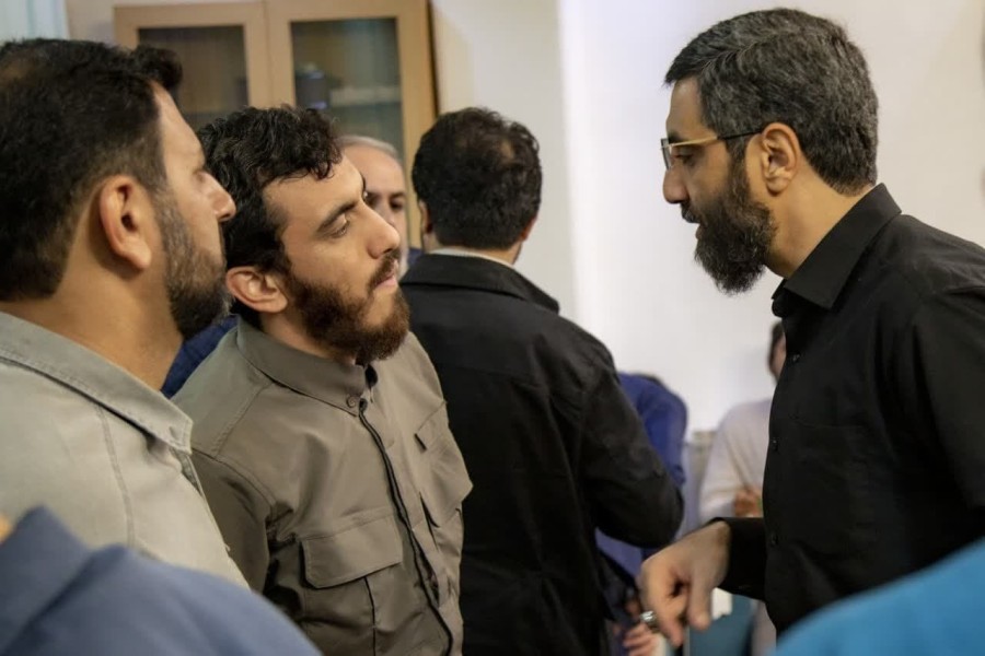 دوازدهمین نشست صمیمانه جمعی‌‌از ستایشگران جوان اهل‌بیت(ع) 