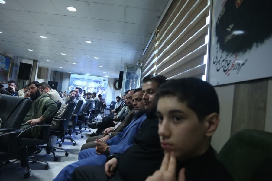 اولین‌نشست‌صمیمانه جمعی‌از ستایشگران و شاعران جوان آستان‌اهل‌بیت(ع) جنوب‌شرق استان‌تهران