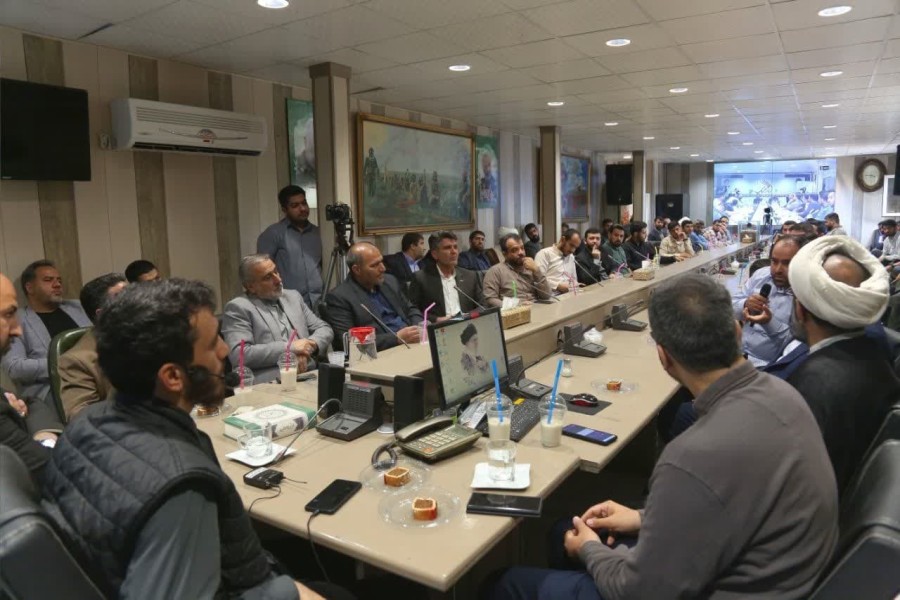 اولین‌نشست‌صمیمانه جمعی‌از ستایشگران و شاعران جوان آستان‌اهل‌بیت(ع) جنوب‌شرق استان‌تهران